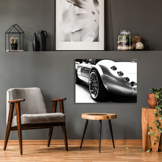 Aluminiumbild - Auto Heck Schwarz Weiss Wohnbeispiel