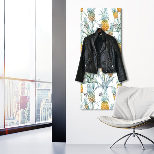 Garderobe - Golden P. Detail