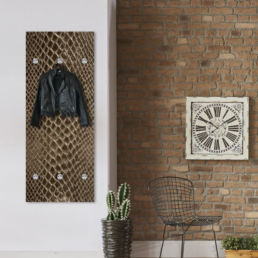 Garderobe - Golden Snake Detail