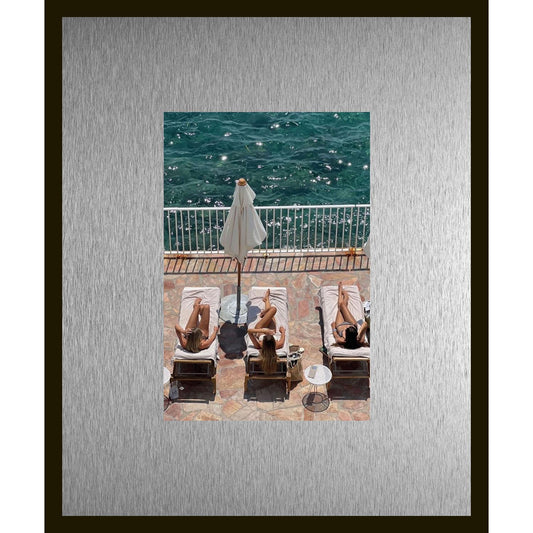 Rahmenbild mit Alupassepartout - Three Women Sunbathing