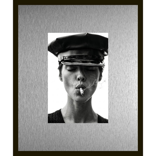 Rahmenbild mit Alupassepartout - Retro Woman Smoking