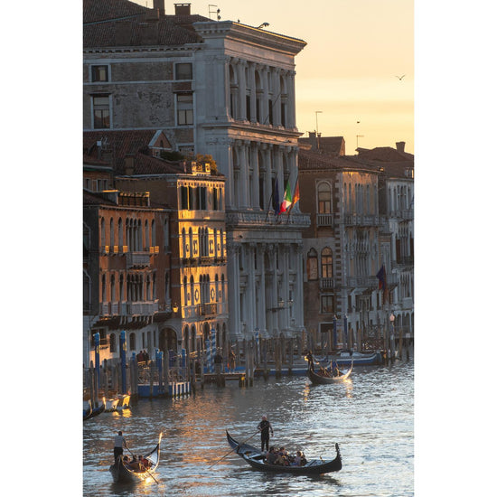 Queen Kerosin Acrylglasbild - VENICE GONDOLIERS AND FLAG-2