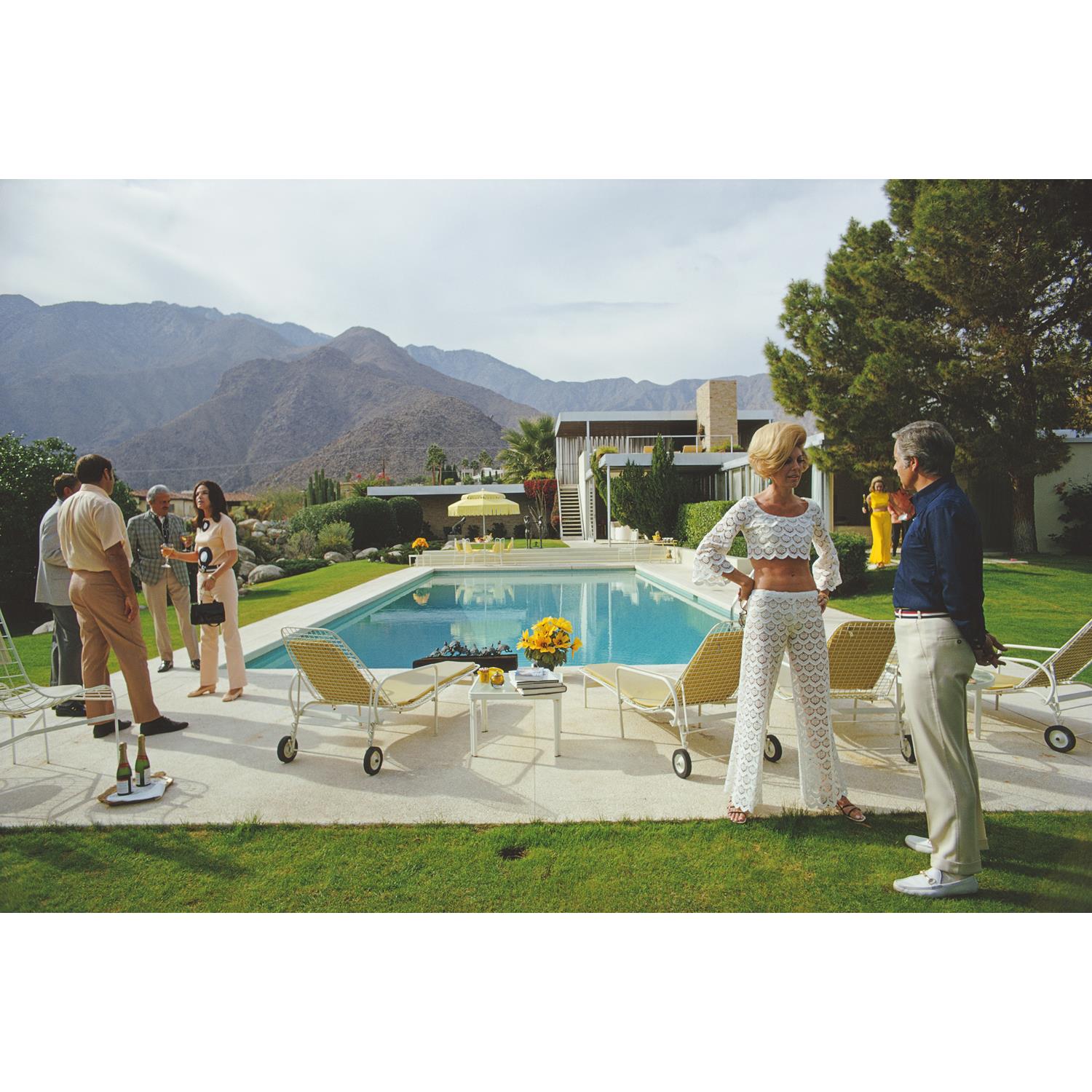 Slim Aarons - Poolside Conversation