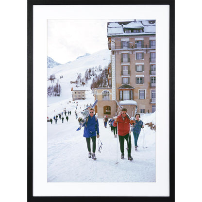 Slim Aarons - Skiers in St Moritz Detail