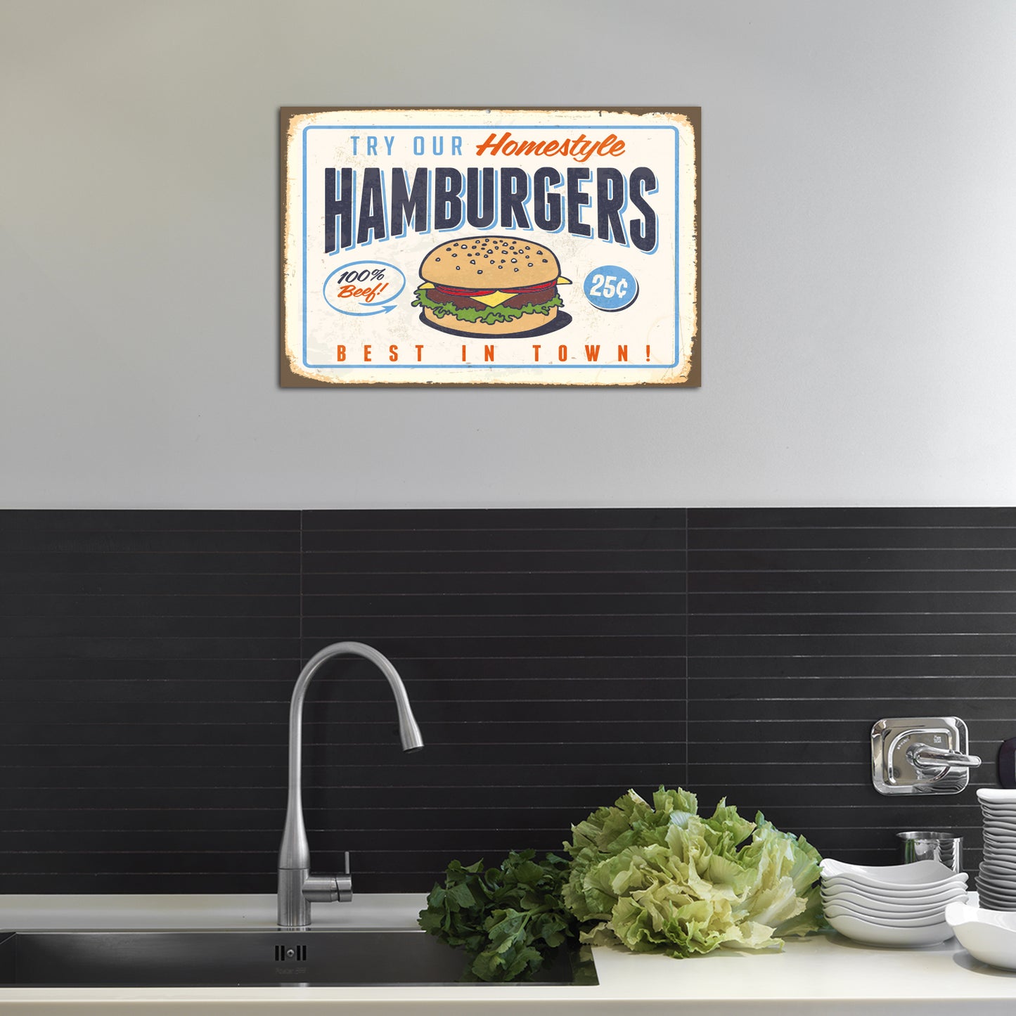 Blechschild - Try Our Homestyle Hamburgers Wohnbeispiel